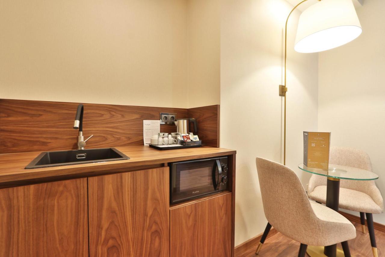 TURIM Iberia Hotel Lisbon Bagian luar foto