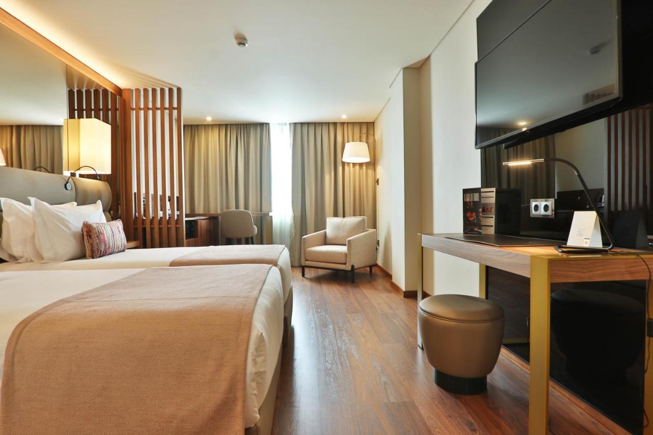 TURIM Iberia Hotel Lisbon Bagian luar foto