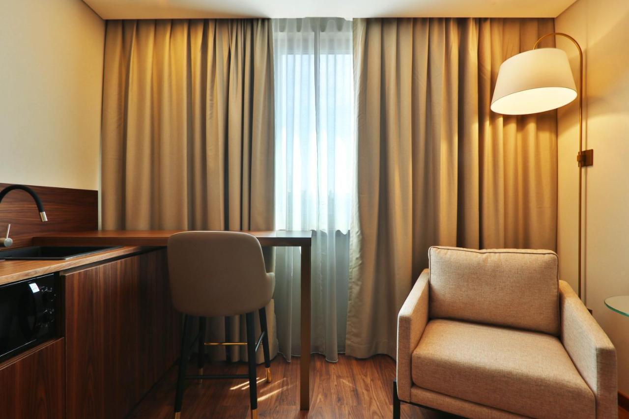 TURIM Iberia Hotel Lisbon Bagian luar foto