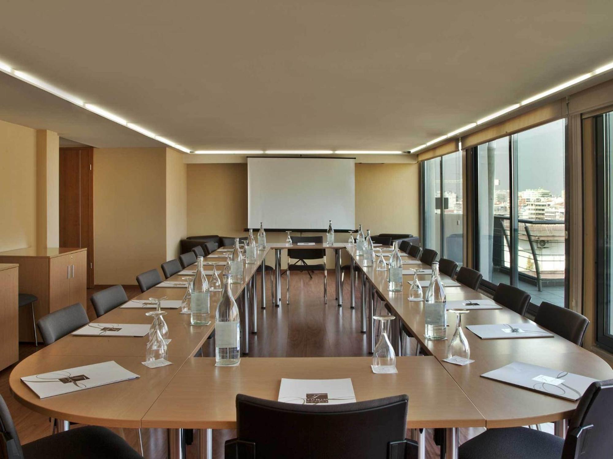 TURIM Iberia Hotel Lisbon Bisnis foto